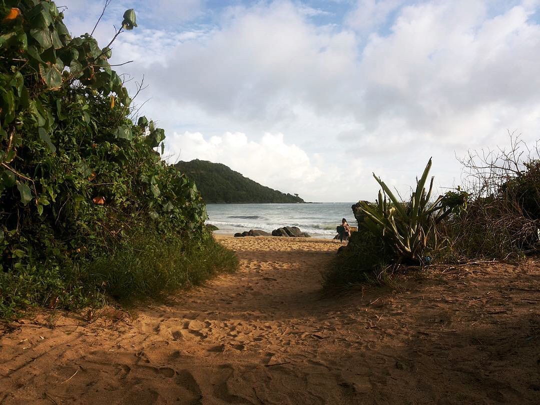 Praia do Buraco